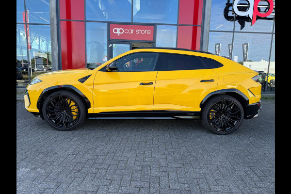 Lamborghini Urus 4.0 V8 Hybrid SE /Akra/Pano/B&O