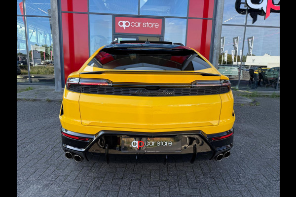 Lamborghini Urus 4.0 V8 Hybrid SE /Akra/Pano/B&O