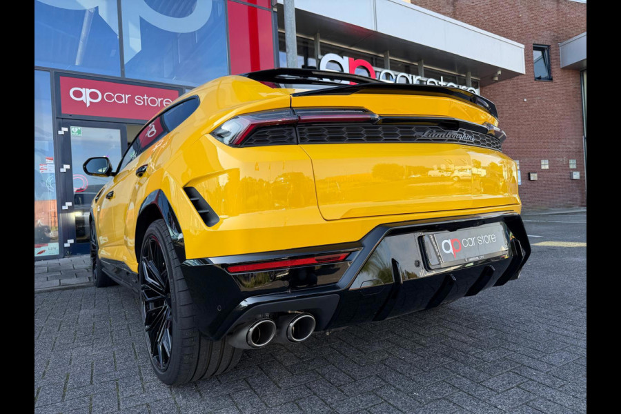 Lamborghini Urus 4.0 V8 Hybrid SE /Akra/Pano/B&O