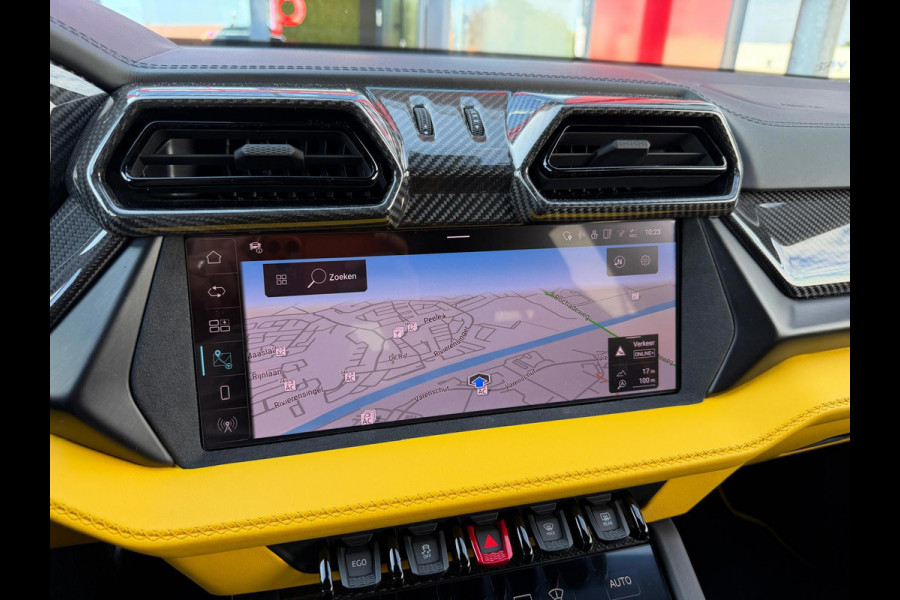 Lamborghini Urus 4.0 V8 Hybrid SE /Akra/Pano/B&O