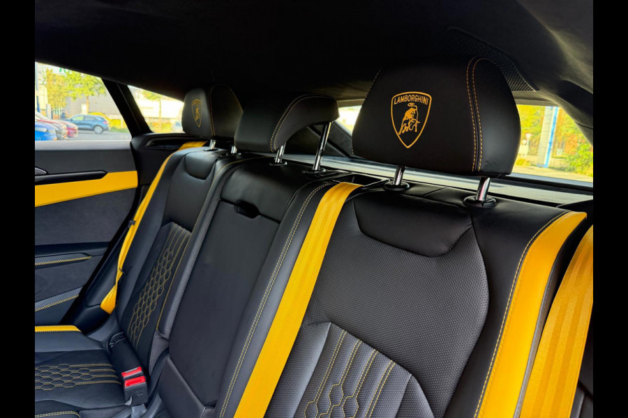 Lamborghini Urus 4.0 V8 Hybrid SE /Akra/Pano/B&O