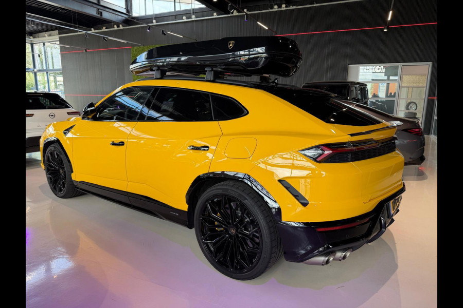 Lamborghini Urus 4.0 V8 Hybrid SE /Akra/Pano/B&O