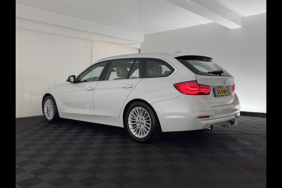 BMW 3 Serie Touring 318i Luxury Edition (INCL-BTW) Aut. *PANO | LEATHER | FULL-LED | HEATED-SPORTSEATS | DIGI-COCKPIT | NAVI-FULLMAP | ECC | PDC | CRUISE | TOWBAR | 17''ALU*