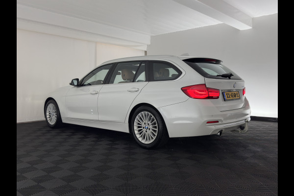 BMW 3 Serie Touring 318i Luxury Edition (INCL-BTW) Aut. *PANO | LEATHER | FULL-LED | HEATED-SPORTSEATS | DIGI-COCKPIT | NAVI-FULLMAP | ECC | PDC | CRUISE | TOWBAR | 17''ALU*