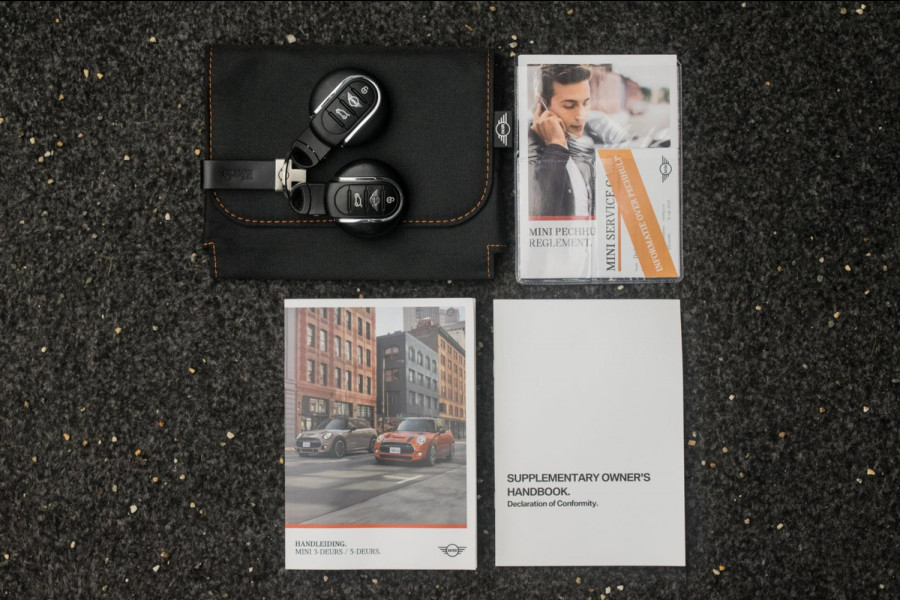 MINI Mini 1.5 Cooper FULL OPTION NL-auto [ JCW-Pakket Panoramadak Harman Kardon HUD Digital Dash Keyless Stoelverwarming ]