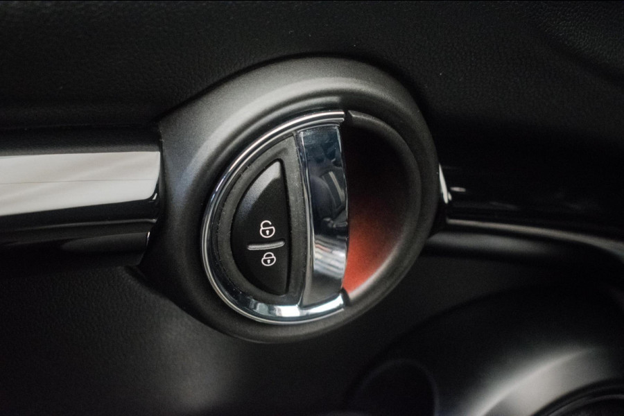 MINI Mini 1.5 Cooper FULL OPTION NL-auto [ JCW-Pakket Panoramadak Harman Kardon HUD Digital Dash Keyless Stoelverwarming ]