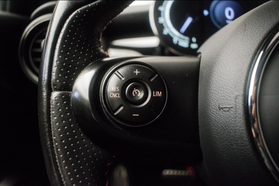 MINI Mini 1.5 Cooper FULL OPTION NL-auto [ JCW-Pakket Panoramadak Harman Kardon HUD Digital Dash Keyless Stoelverwarming ]