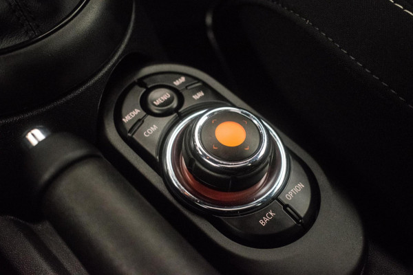 MINI Mini 1.5 Cooper FULL OPTION NL-auto [ JCW-Pakket Panoramadak Harman Kardon HUD Digital Dash Keyless Stoelverwarming ]