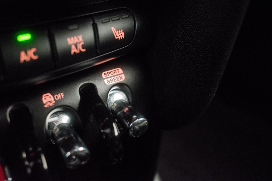 MINI Mini 1.5 Cooper FULL OPTION NL-auto [ JCW-Pakket Panoramadak Harman Kardon HUD Digital Dash Keyless Stoelverwarming ]