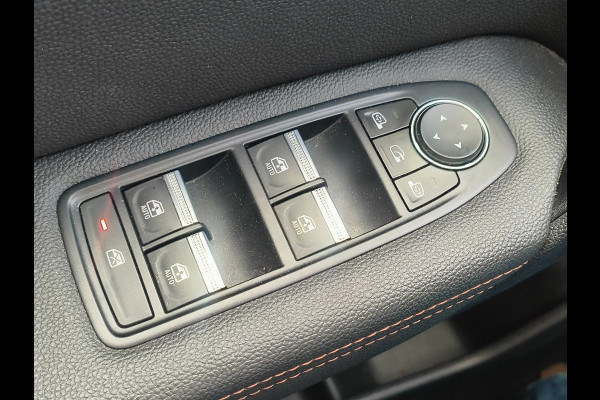 Renault Captur 1.3 TCe 130 Initiale Paris uit 2020 Rijklaar + 12 maanden Bovag-garantie Henk Jongen Auto's in Helmond,  al 50 jaar service zoals 't hoort!