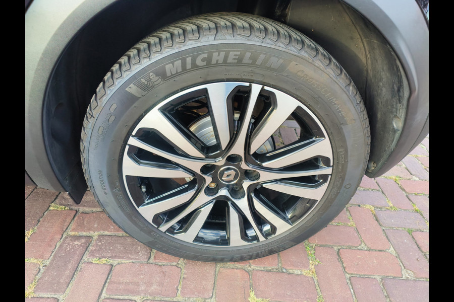 Renault Captur 1.3 TCe 130 Initiale Paris uit 2020 Rijklaar + 12 maanden Bovag-garantie Henk Jongen Auto's in Helmond,  al 50 jaar service zoals 't hoort!