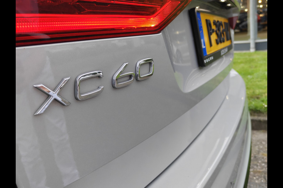 Volvo XC60 T6 AWD 350PK Plug-in hybrid R-Design | Longe Range | Luchtvering | Trekhaak | HUD | BLIS | Pano | H&K |