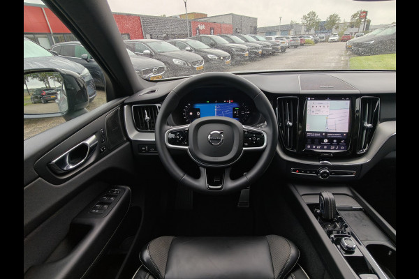 Volvo XC60 T6 AWD 350PK Plug-in hybrid R-Design | Longe Range | Luchtvering | Trekhaak | HUD | BLIS | Pano | H&K |