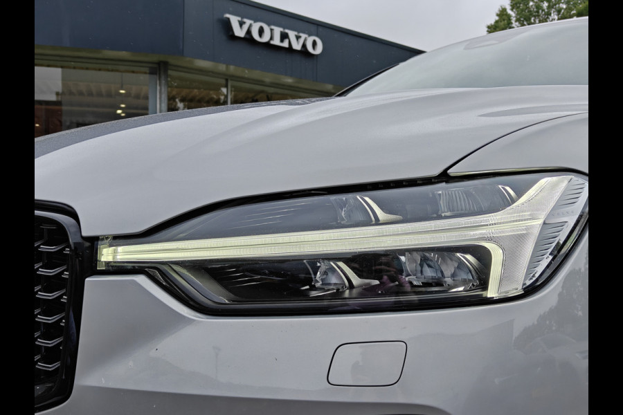 Volvo XC60 T6 AWD 350PK Plug-in hybrid R-Design | Longe Range | Luchtvering | Trekhaak | HUD | BLIS | Pano | H&K |