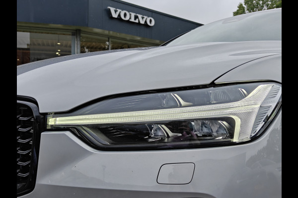 Volvo XC60 T6 AWD 350PK Plug-in hybrid R-Design | Longe Range | Luchtvering | Trekhaak | HUD | BLIS | Pano | H&K |