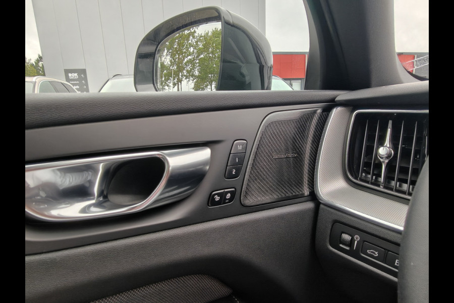 Volvo XC60 T6 AWD 350PK Plug-in hybrid R-Design | Longe Range | Luchtvering | Trekhaak | HUD | BLIS | Pano | H&K |