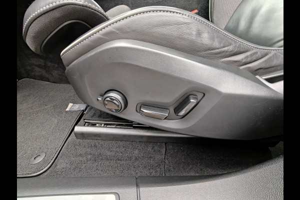 Volvo XC60 T6 AWD 350PK Plug-in hybrid R-Design | Longe Range | Luchtvering | Trekhaak | HUD | BLIS | Pano | H&K |