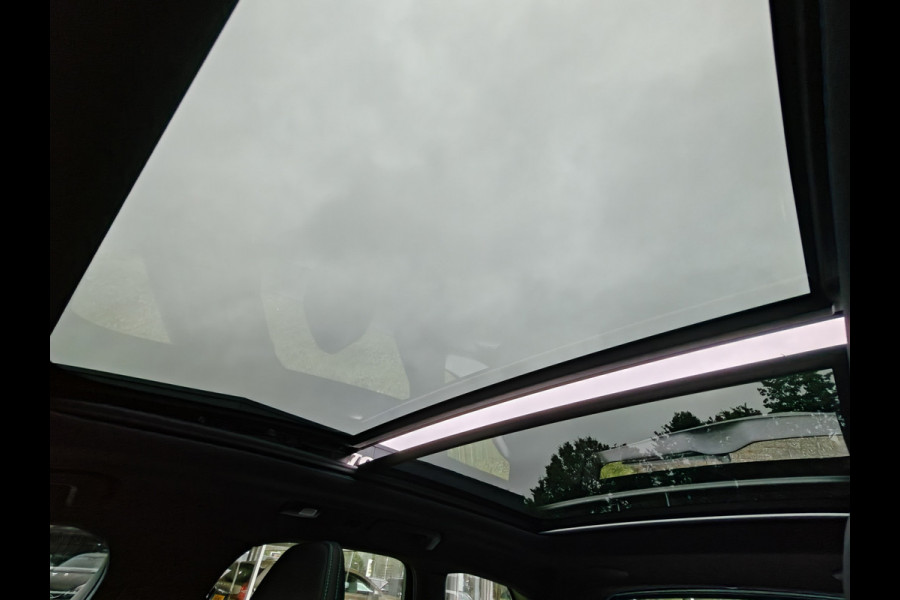 Volvo XC60 T6 AWD 350PK Plug-in hybrid R-Design | Longe Range | Luchtvering | Trekhaak | HUD | BLIS | Pano | H&K |