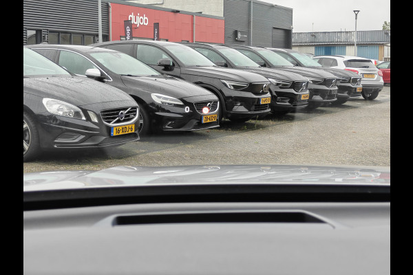 Volvo XC60 T6 AWD 350PK Plug-in hybrid R-Design | Longe Range | Luchtvering | Trekhaak | HUD | BLIS | Pano | H&K |