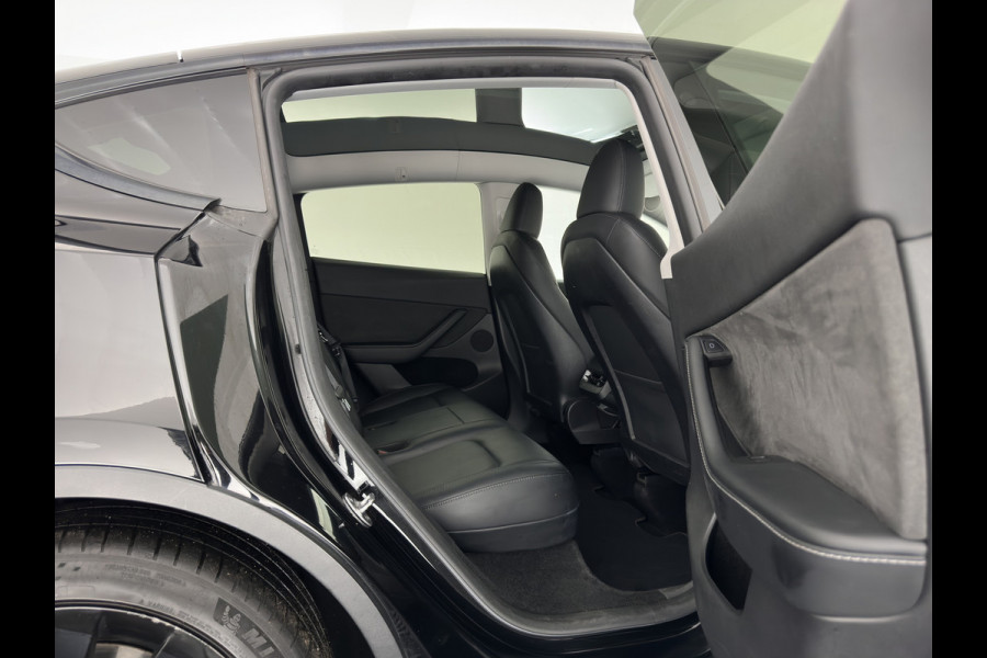 Tesla Model Y RWD 58 kWh [3-Fase-11kW] {SoH-89%} (INCL-BTW) Aut. *PANO | AUTO-PILOT | LEATHER | NAVI-FULLMAP | MATRIX-LED | KEYLESS | CAMERA | DAB+ | HEATED-COMFORTSEATS | PRIVACYGLASS | TOPVIEW | TOWBAR | 20''ALU*