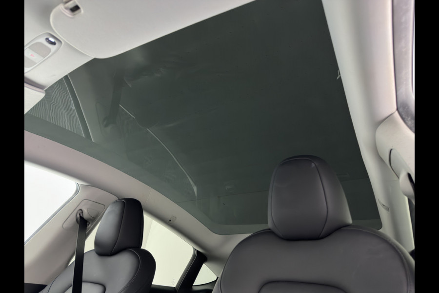 Tesla Model Y RWD 58 kWh [3-Fase-11kW] {SoH-89%} (INCL-BTW) Aut. *PANO | AUTO-PILOT | LEATHER | NAVI-FULLMAP | MATRIX-LED | KEYLESS | CAMERA | DAB+ | HEATED-COMFORTSEATS | PRIVACYGLASS | TOPVIEW | TOWBAR | 20''ALU*