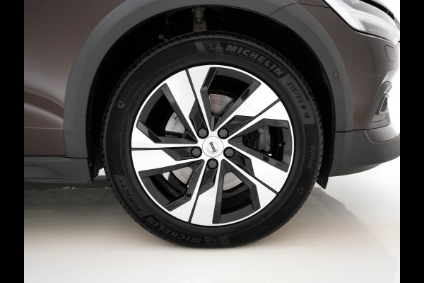 Volvo V60 Cross Country 2.0 D4 AWD Pro Aut. *LEATHER | FULL-LED | HARMAN/KARDON-AUDIO | NAVI-FULLMAP | MEMORY-PACK | BLIND-SPOT | DIGI-COCKPIT | HEATED/VENTILATED-CONTOURSEATS | CAMERA | ECC | PDC | CRUISE | TOWBAR | 18''ALU*