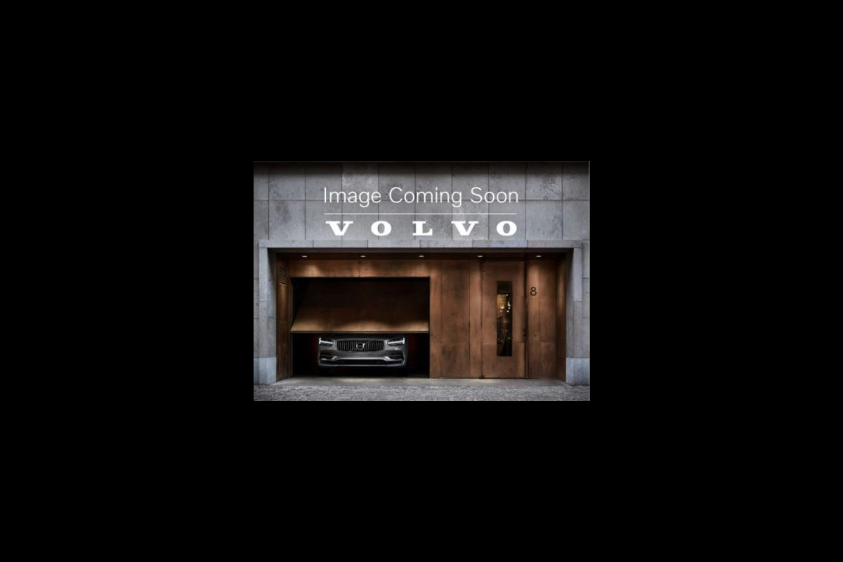 Volvo XC40 B4 Plus Dark | 360 | H&K | Trekhaak | Schuif/kantel dak | Nubuck | 20" | Memory | Stoel/stuurverwarmd |