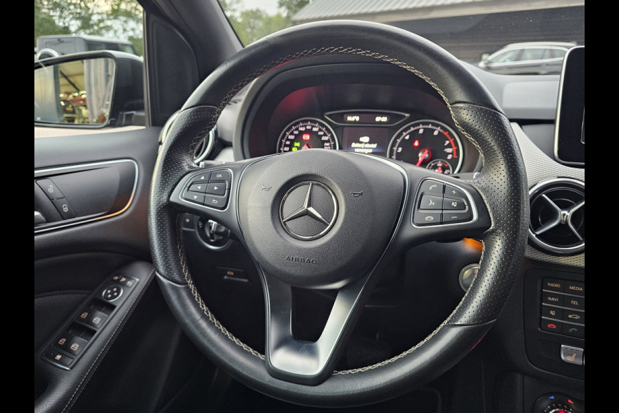 Mercedes-Benz B-Klasse 200 Business | Automaat | Trekhaak | LED | Camera | Stoelverwarming | Leder |