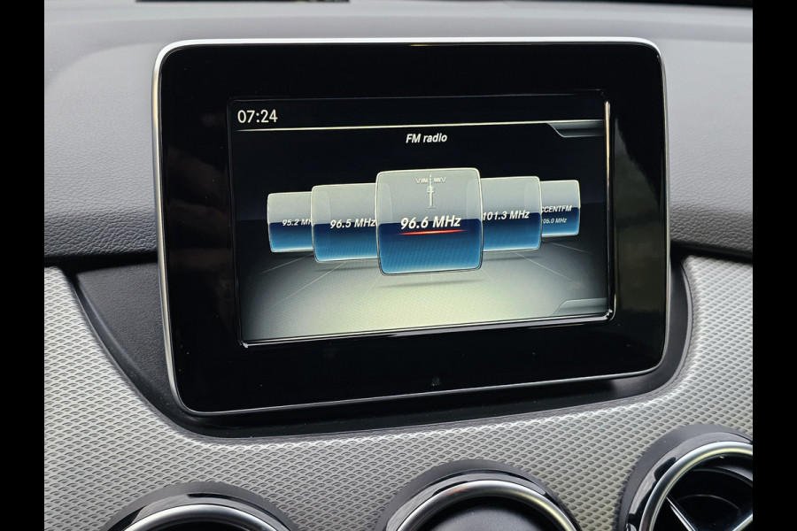 Mercedes-Benz B-Klasse 200 Business | Automaat | Trekhaak | LED | Camera | Stoelverwarming | Leder |
