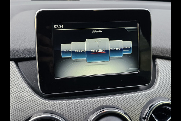 Mercedes-Benz B-Klasse 200 Business | Automaat | Trekhaak | LED | Camera | Stoelverwarming | Leder |