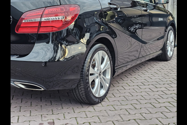 Mercedes-Benz B-Klasse 200 Business | Automaat | Trekhaak | LED | Camera | Stoelverwarming | Leder |
