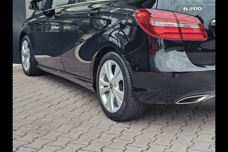 Mercedes-Benz B-Klasse 200 Business | Automaat | Trekhaak | LED | Camera | Stoelverwarming | Leder |