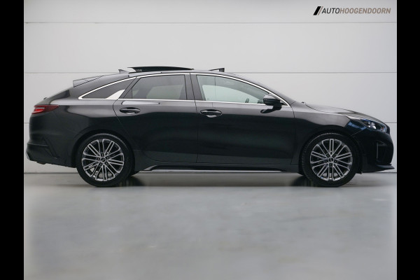Kia ProCeed 1.5 T-GDI GT-PlusLine (APPLE CARPLAY,PANORAMADAK,JBL-SOUND,STUUR-STOELVERWARMING,CLIMATE,ELEKTRISCHE STOELEN,CAMERA)