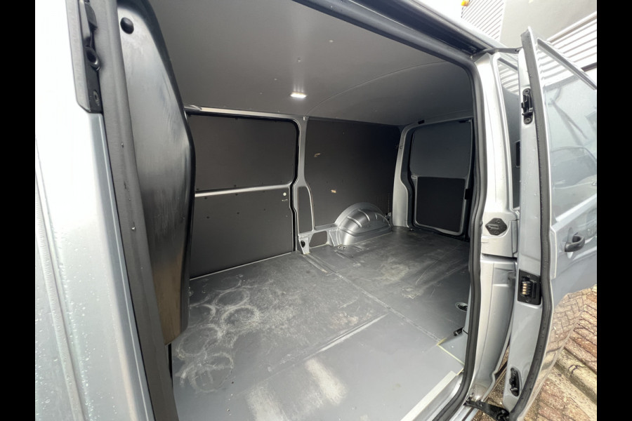 Volkswagen Transporter 2.0 TDI L2H1 Aut./ 2x Schuifdeur/Standkachel