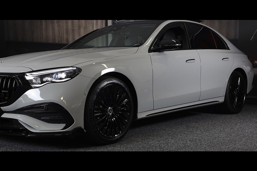 Mercedes-Benz E-Klasse 300 e AMG 53 Look / Head Up / Luchtvering / Burmester 4D / HYPERSCREEN / Acc / Memory / Open Pano / 20 Inch