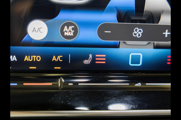 Volkswagen ID.4 Pro Limited Edition 77 kWh / 286pk / Achteruitrij camera / Dodehoek assistent / Stoelverwarming /