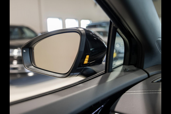 Volkswagen ID.4 Pro Limited Edition 77 kWh / 286pk / Achteruitrij camera / Dodehoek assistent / Stoelverwarming /