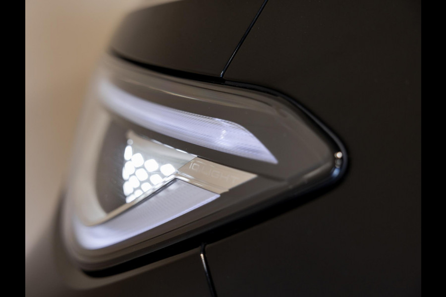 Volkswagen ID.4 Pro Limited Edition 77 kWh / 286pk / Achteruitrij camera / Dodehoek assistent / Stoelverwarming /
