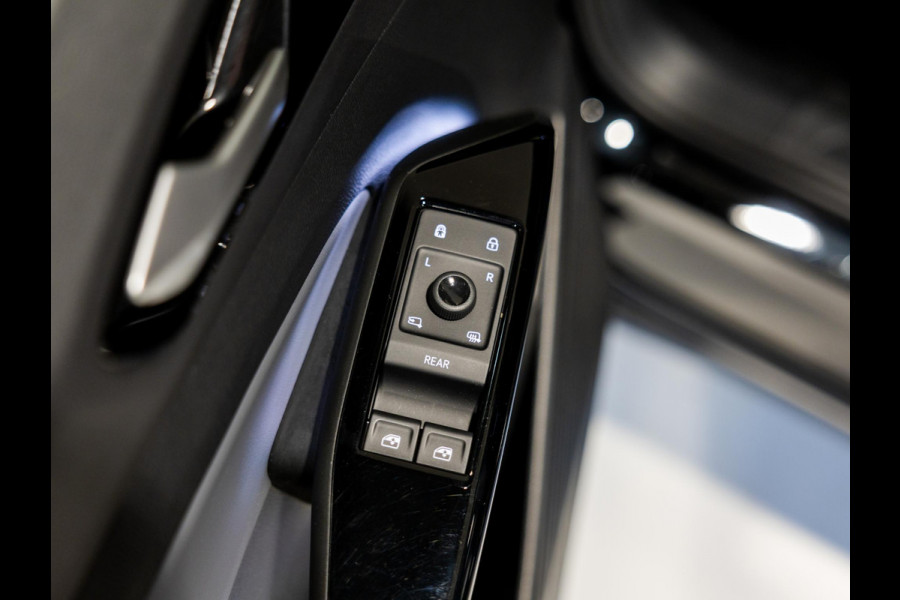 Volkswagen ID.4 Pro Limited Edition 77 kWh / 286pk / Achteruitrij camera / Dodehoek assistent / Stoelverwarming /