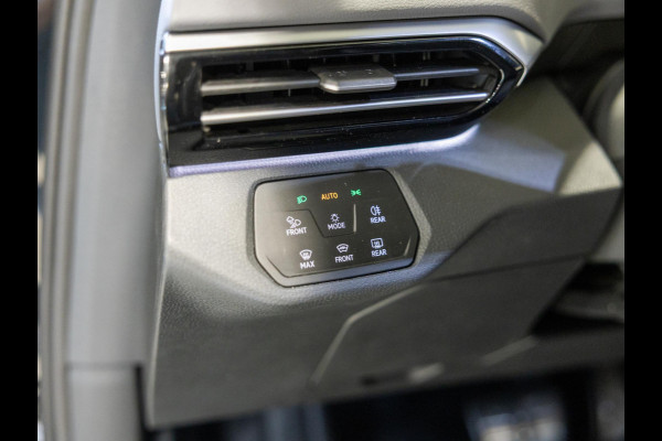 Volkswagen ID.4 Pro Limited Edition 77 kWh / 286pk / Achteruitrij camera / Dodehoek assistent / Stoelverwarming /