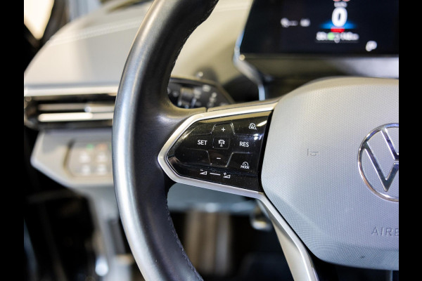 Volkswagen ID.4 Pro Limited Edition 77 kWh / 286pk / Achteruitrij camera / Dodehoek assistent / Stoelverwarming /