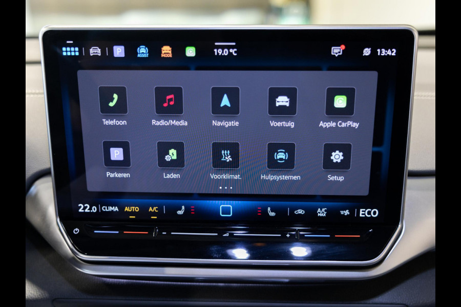 Volkswagen ID.4 Pro Limited Edition 77 kWh / 286pk / Achteruitrij camera / Dodehoek assistent / Stoelverwarming /