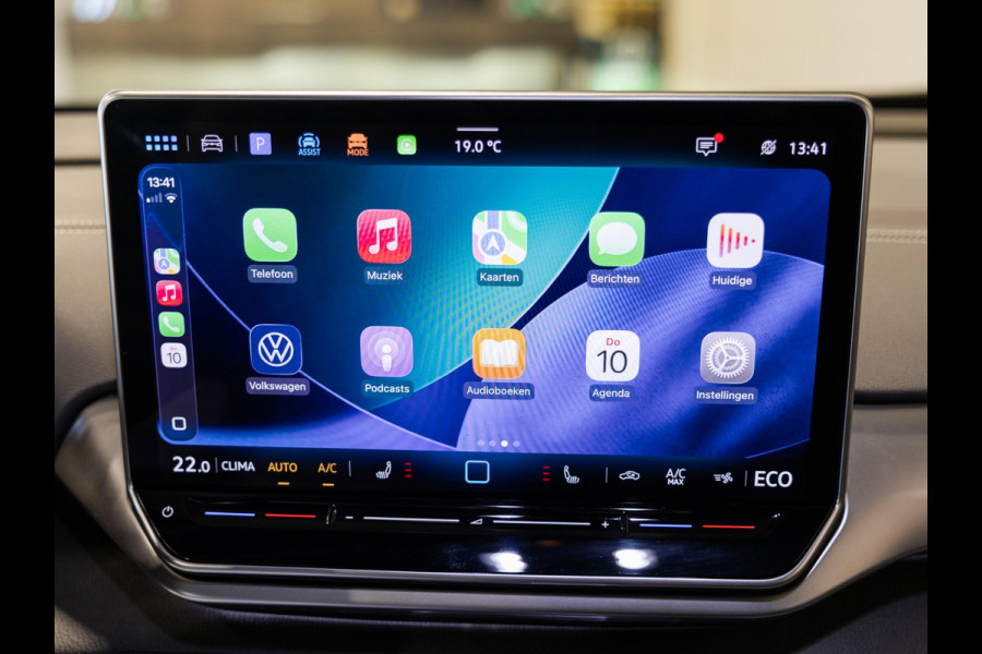 Volkswagen ID.4 Pro Limited Edition 77 kWh / 286pk / Achteruitrij camera / Dodehoek assistent / Stoelverwarming /