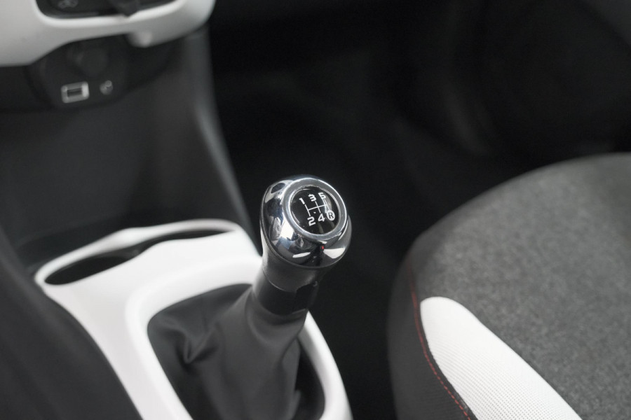 Citroën C1 1.0 VTi Feel | Camera | Apple Carplay | Airco | 15 Inch Lichtmetalen Velgen