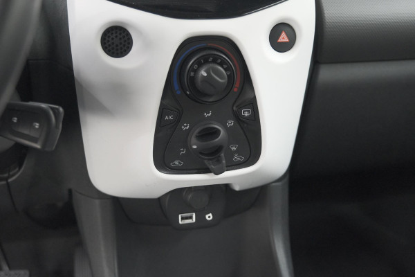 Citroën C1 1.0 VTi Feel | Camera | Apple Carplay | Airco | 15 Inch Lichtmetalen Velgen