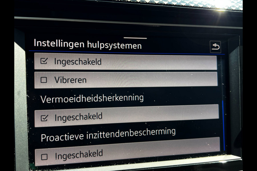 Volkswagen Polo 1.0 TSI Polo Carplay_18''LMV_PDC v+a_Airco
