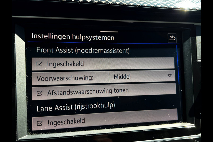 Volkswagen Polo 1.0 TSI Polo Carplay_18''LMV_PDC v+a_Airco