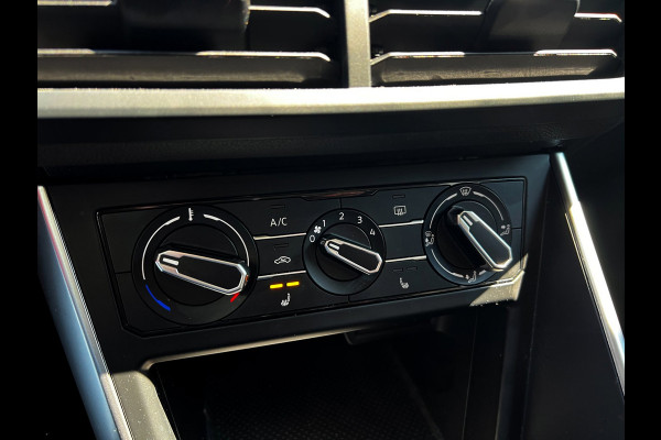 Volkswagen Polo 1.0 TSI Polo Carplay_18''LMV_PDC v+a_Airco