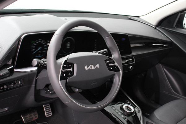 Kia Niro EV DynamicPlusLine 64.8 kWh Nieuw Model! Navigatie Half Leder Schuif-kantel dak Electrisch bedienbare achterklep DAB Led Camera