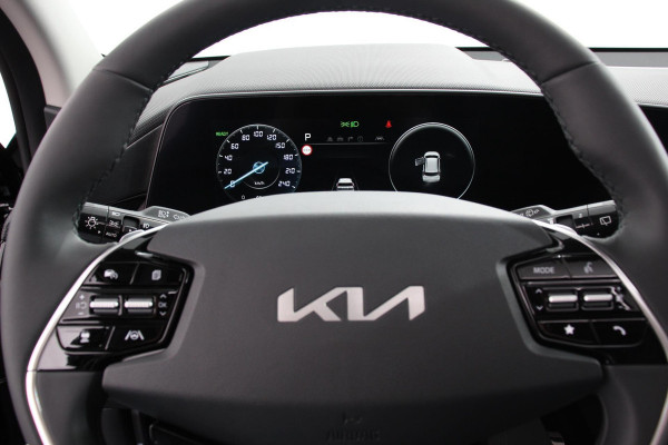 Kia Niro EV DynamicPlusLine 64.8 kWh Nieuw Model! Navigatie Half Leder Schuif-kantel dak Electrisch bedienbare achterklep DAB Led Camera